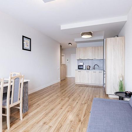 Fajny Apartament Z Parkingiem, Obok Metra. Warsaw Ngoại thất bức ảnh
