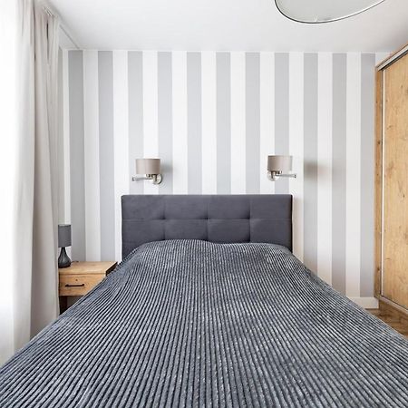 Fajny Apartament Z Parkingiem, Obok Metra. Warsaw Ngoại thất bức ảnh