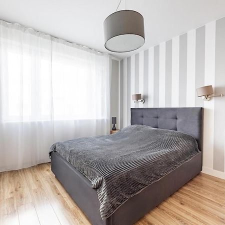 Fajny Apartament Z Parkingiem, Obok Metra. Warsaw Ngoại thất bức ảnh