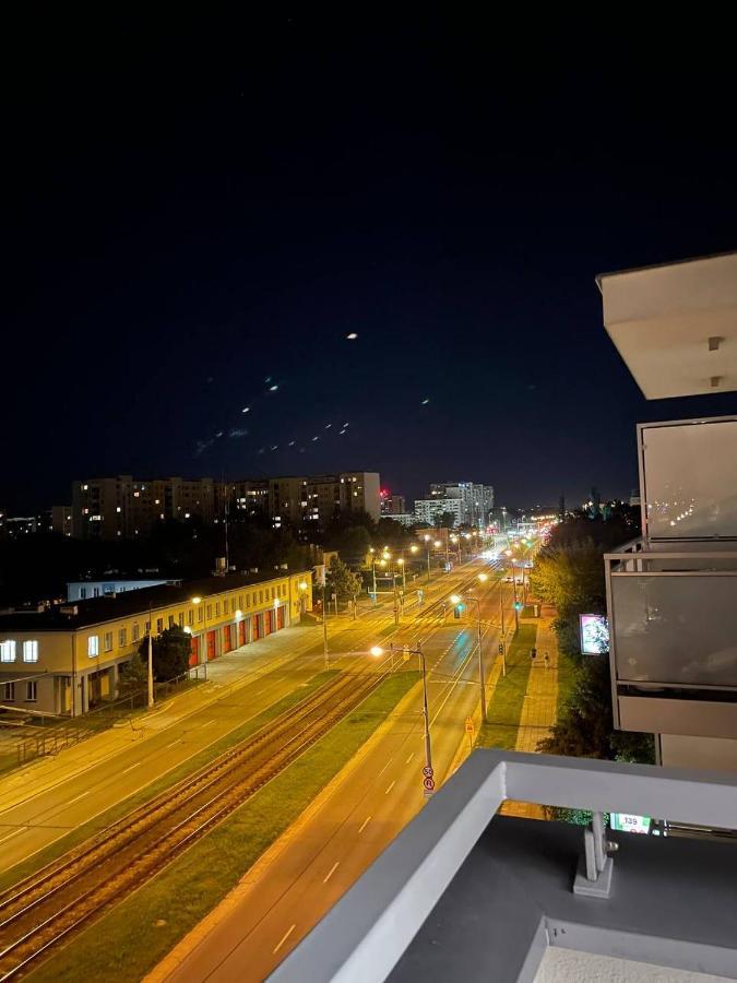 Fajny Apartament Z Parkingiem, Obok Metra. Warsaw Ngoại thất bức ảnh