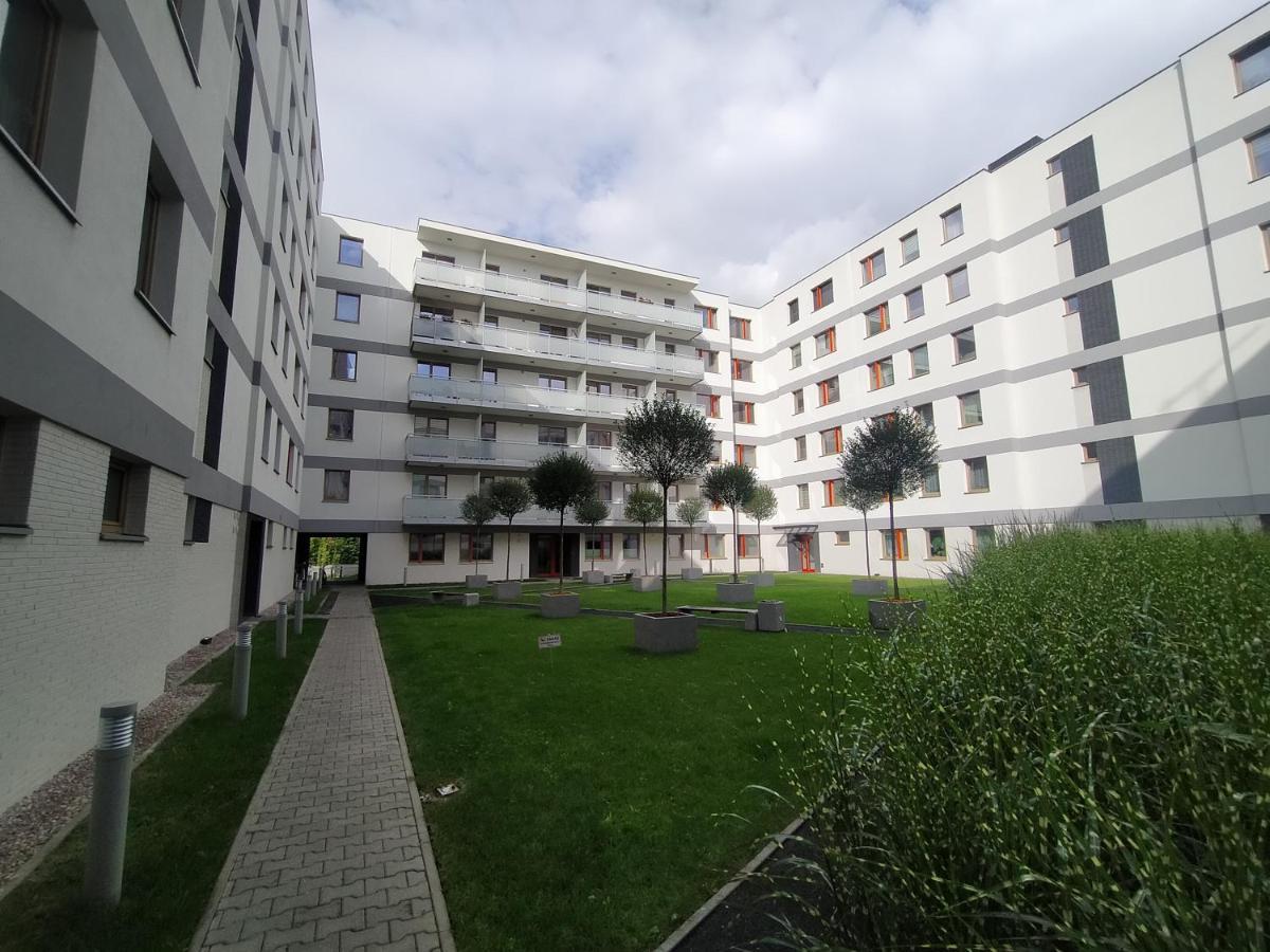 Fajny Apartament Z Parkingiem, Obok Metra. Warsaw Ngoại thất bức ảnh