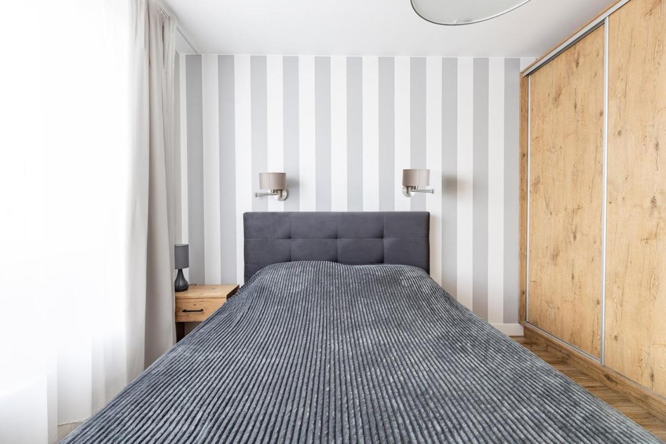Fajny Apartament Z Parkingiem, Obok Metra. Warsaw Ngoại thất bức ảnh
