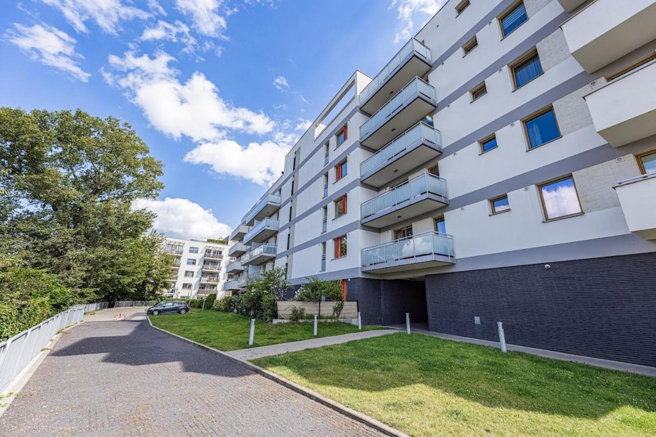 Fajny Apartament Z Parkingiem, Obok Metra. Warsaw Ngoại thất bức ảnh
