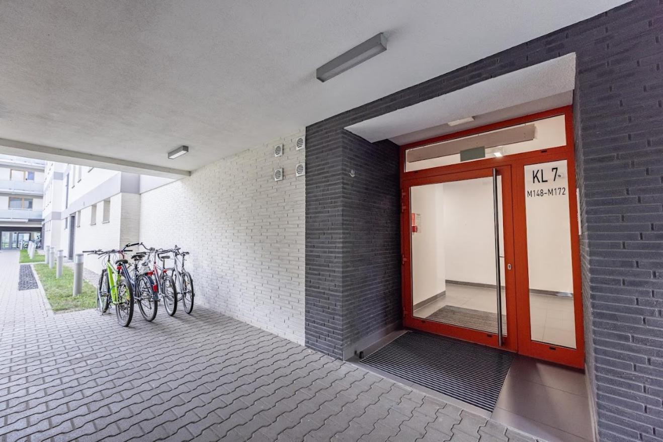Fajny Apartament Z Parkingiem, Obok Metra. Warsaw Ngoại thất bức ảnh