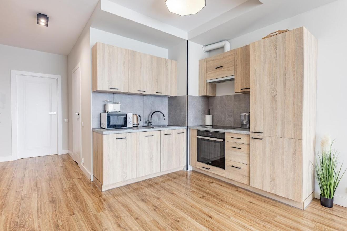 Fajny Apartament Z Parkingiem, Obok Metra. Warsaw Ngoại thất bức ảnh