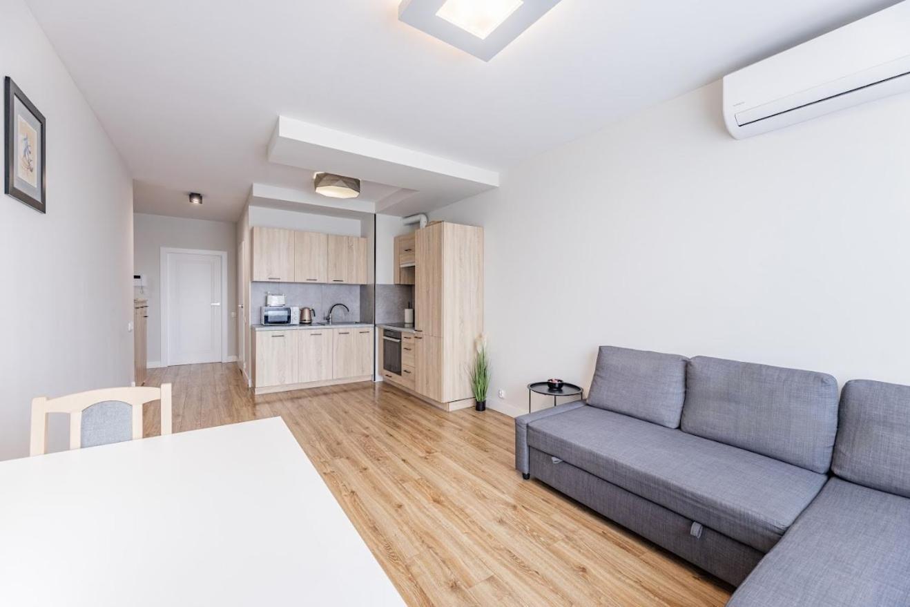 Fajny Apartament Z Parkingiem, Obok Metra. Warsaw Ngoại thất bức ảnh