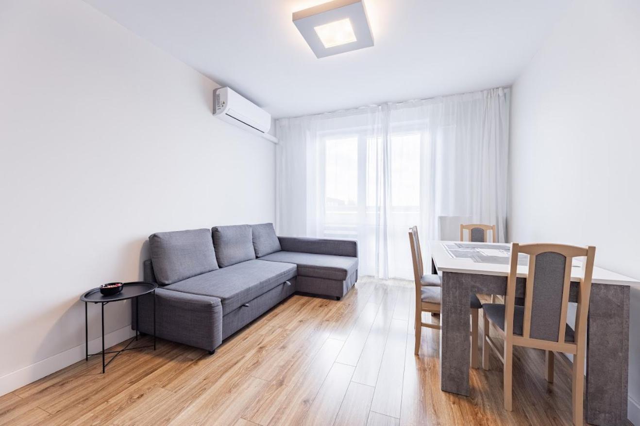Fajny Apartament Z Parkingiem, Obok Metra. Warsaw Ngoại thất bức ảnh
