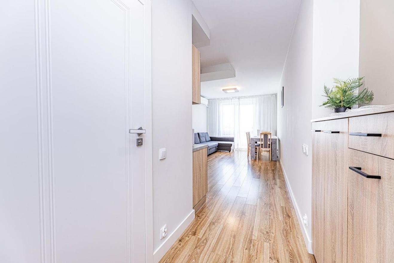 Fajny Apartament Z Parkingiem, Obok Metra. Warsaw Ngoại thất bức ảnh