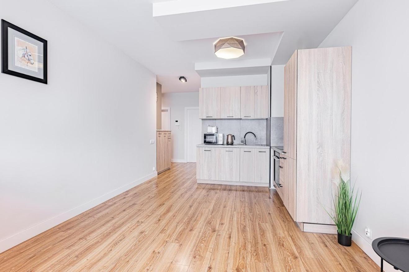Fajny Apartament Z Parkingiem, Obok Metra. Warsaw Ngoại thất bức ảnh