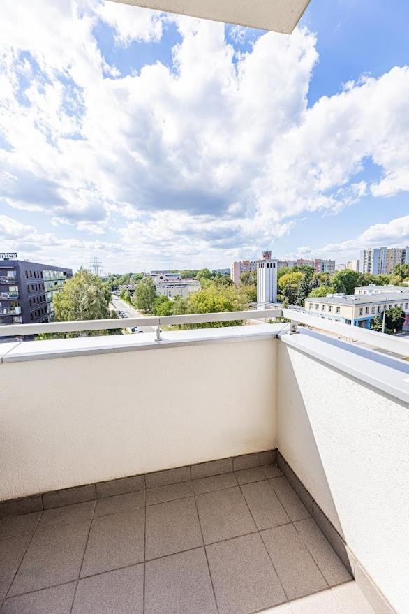Fajny Apartament Z Parkingiem, Obok Metra. Warsaw Ngoại thất bức ảnh